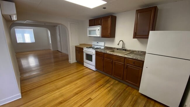 Kitchen - 444 Central Ave