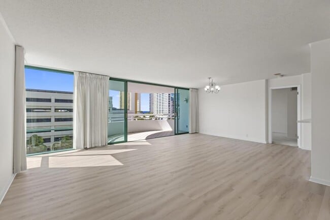 Photo - 1341 Kapiolani Blvd House