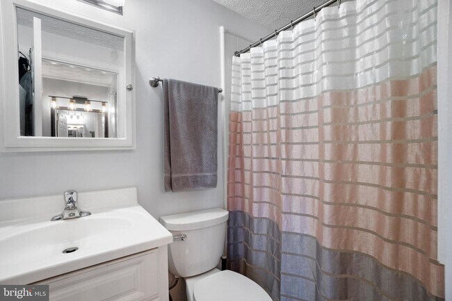 Foto del edificio - 8097 Winding Way Ct