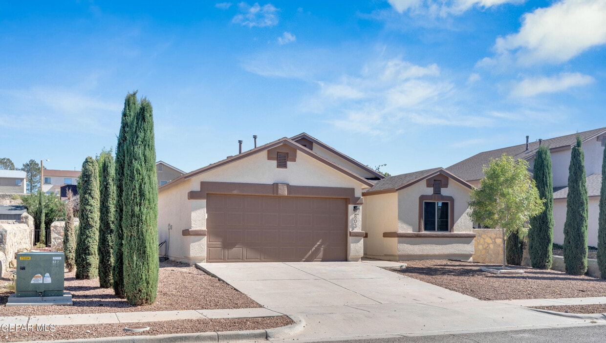 Primary Photo - 803 Luisa St