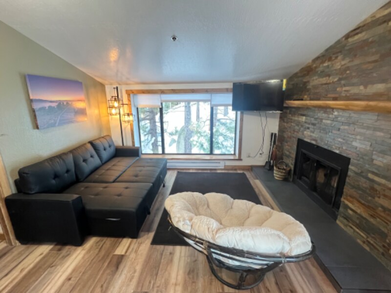 Primary Photo - 313 Tramway Dr