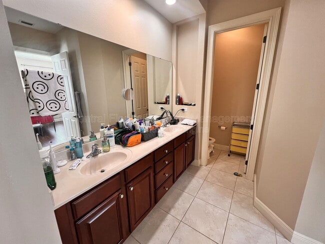 Foto del edificio - 1519 Lake Baldwin Ln