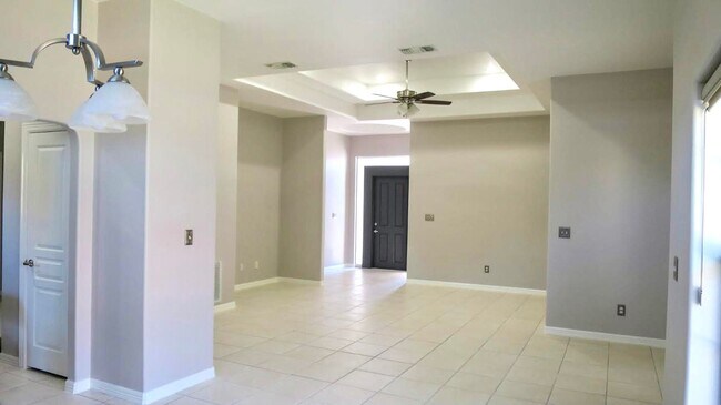 Foto del edificio - 4704 Date Palm Ave