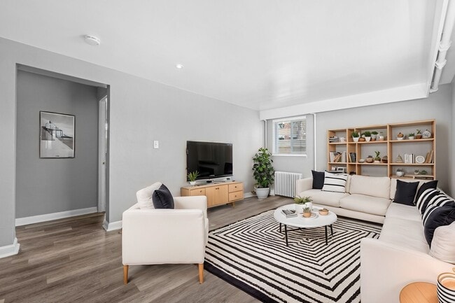 Building Photo - Olympic Garden - Beautiful Renovated Apart...