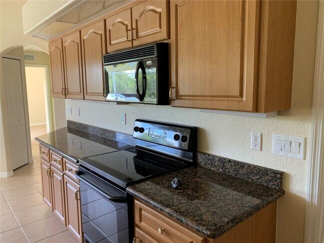 Foto del edificio - 13381 SW Pembroke Cir N