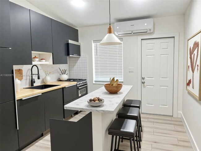 Foto del edificio - 16204 NE 18th Ct