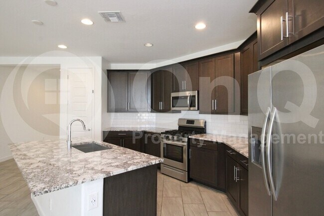 Building Photo - 2250 E Citadel Dr