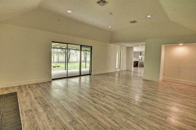 Building Photo - 15626 Whitewater Ln