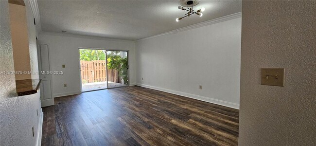 Foto del edificio - 4736 NW 114th Ave