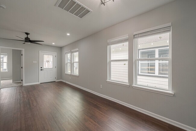 Building Photo - 3413 Simmons St