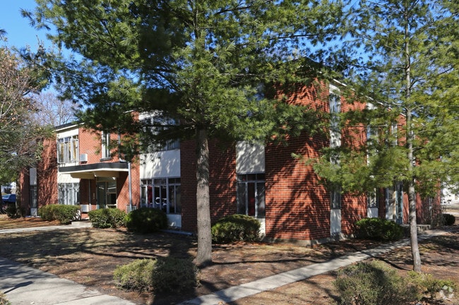 Building Photo - 314 Oak Ave