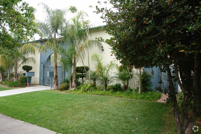 Foto del edificio - 1147-1151 Irving Ave