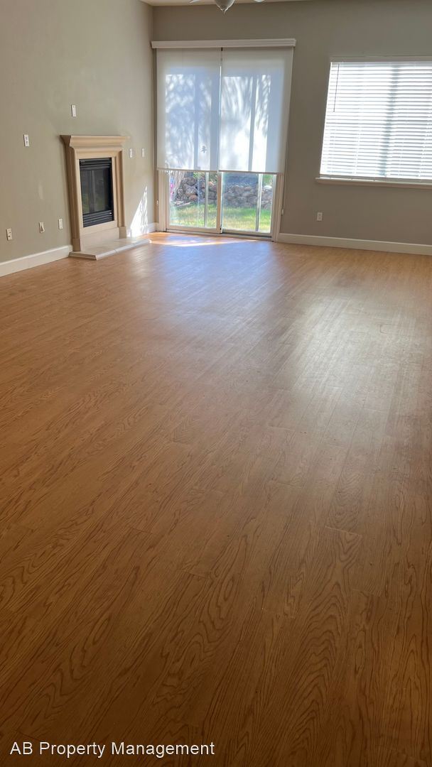 Foto del edificio - 4 br, 2 bath House - 1703 Montrose Lane