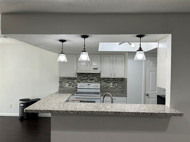 Building Photo - 11127 Sageview Dr
