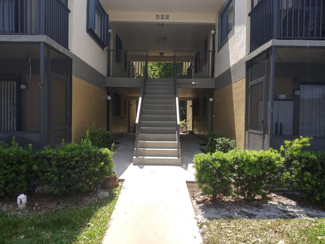 522 Trace Cir Unit 208, Deerfield Beach, FL 33441 Condo for Rent in