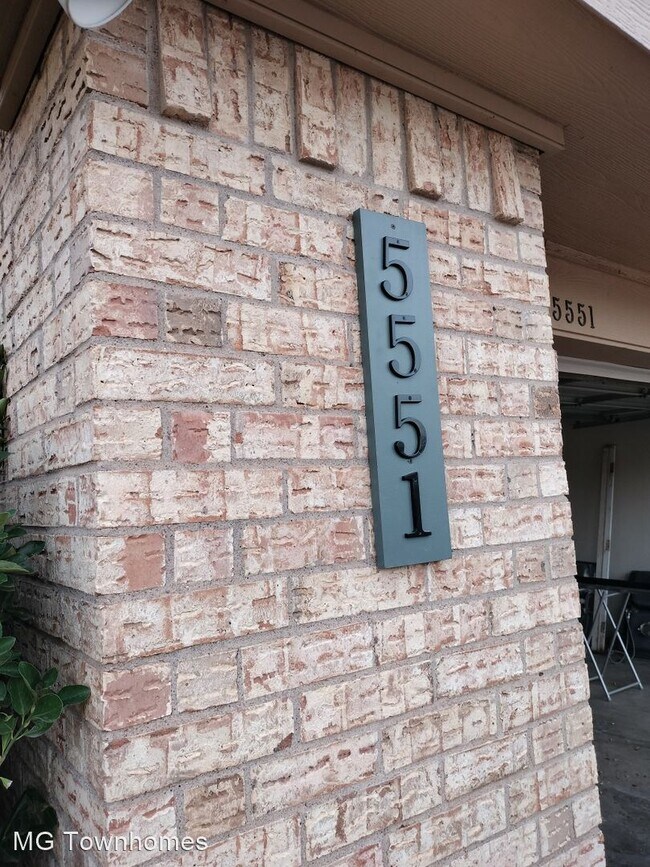 Foto del edificio - 3 br, 2 bath House - 5551 93rd St