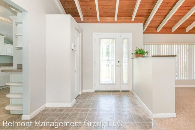 Building Photo - 1736 Fairview Shores Dr