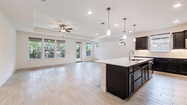 Foto del edificio - 312 Kitty Hawk Rd
