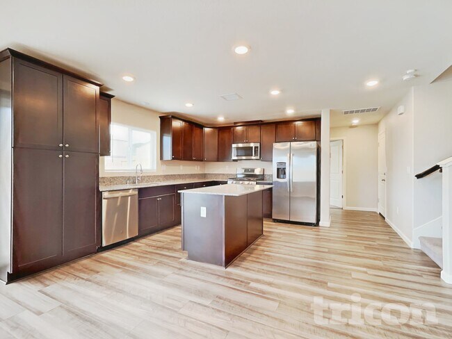 Building Photo - 8950 Elk Ravine Dr