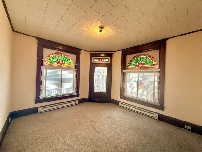 Building Photo - 441 Walnut St