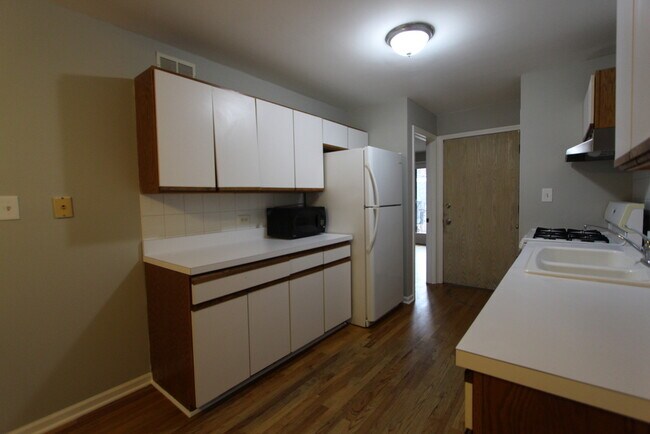 Foto del edificio - 1078 N Hermitage Ave