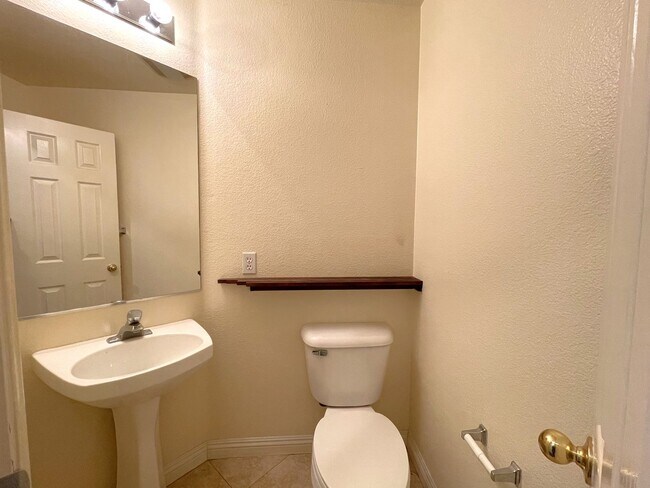 Foto del edificio - Encinitas TownHome with Dual Master Suites!