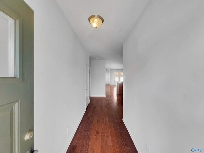 Foto del edificio - 411 Prom Dr SW