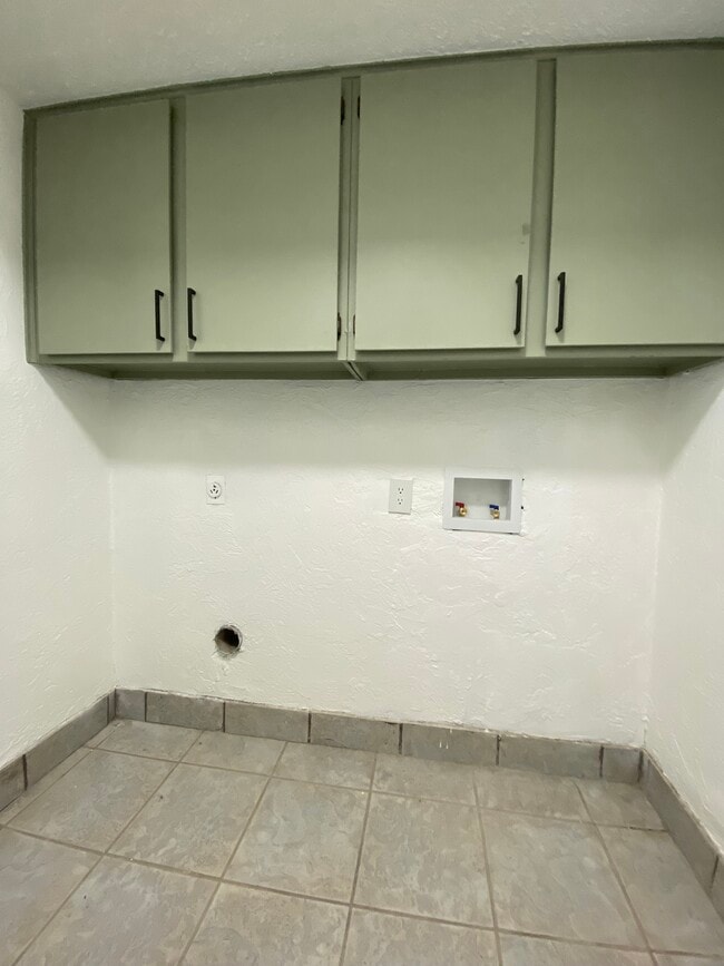 Foto del edificio - 530 Westwood Ct