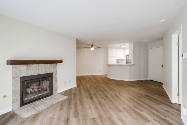Building Photo - BEAUTIFUL REMODELED 2 BEDROOM, 2 BATH COND...