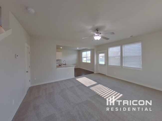 Building Photo - 4822 Kingdom Dr