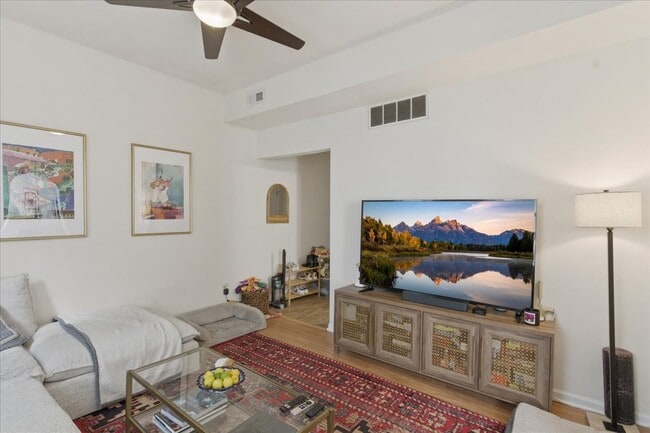 Foto del edificio - 3144 North Southport-CH2