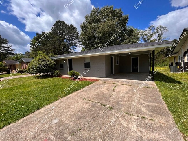 Building Photo - 6645 Lake Glen Dr
