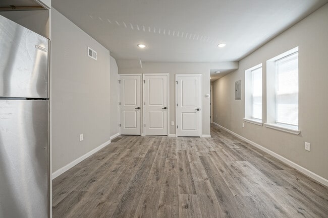 Building Photo - 2114 Mifflin St