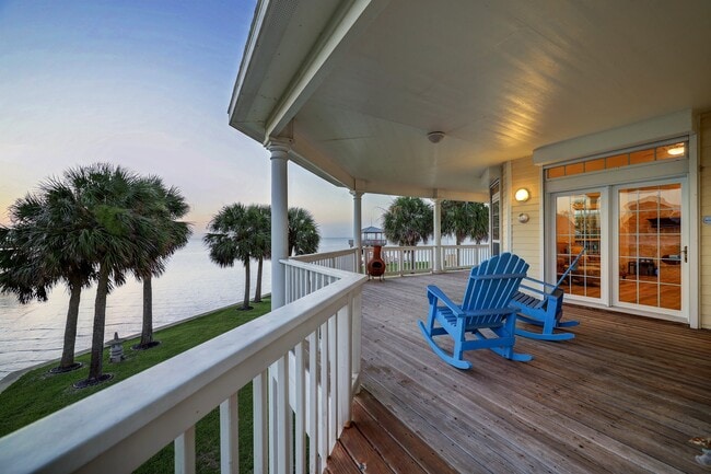 Building Photo - 22621 Bay Point Dr