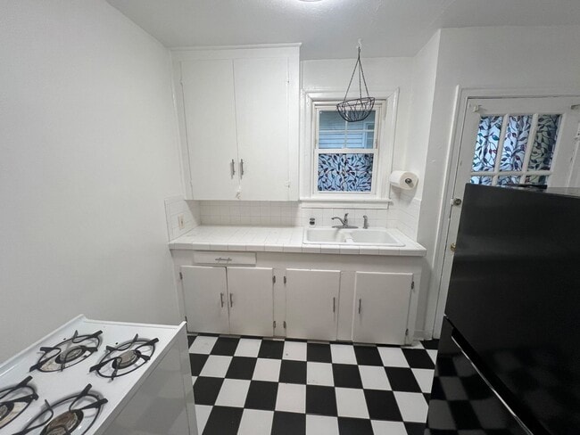 Building Photo - 3700 Carnes Ave