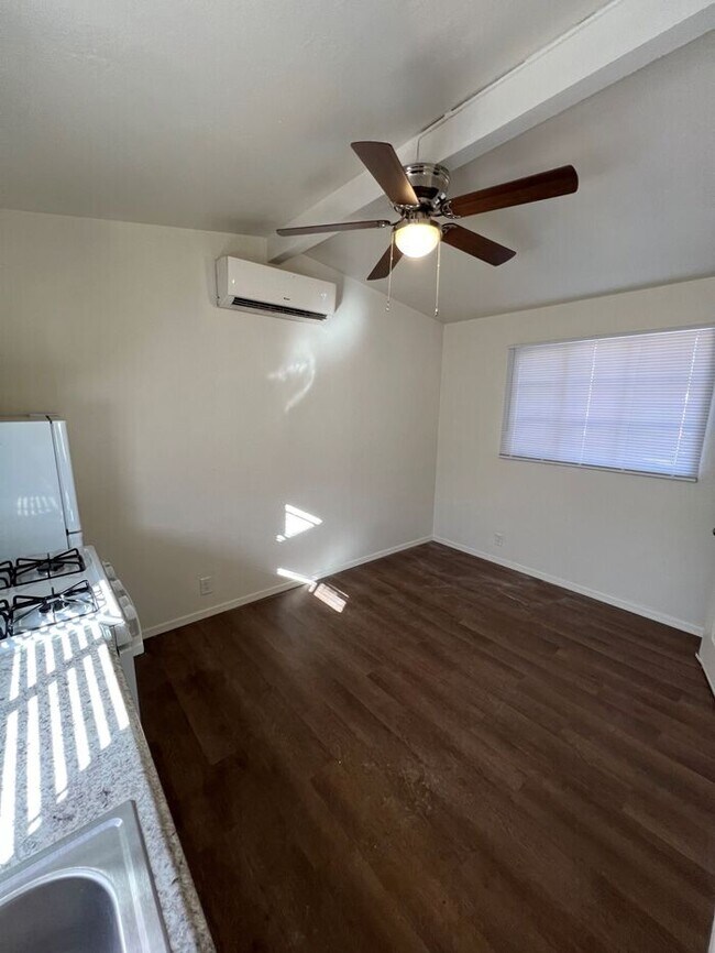 Building Photo - 4508 E Fairmount St