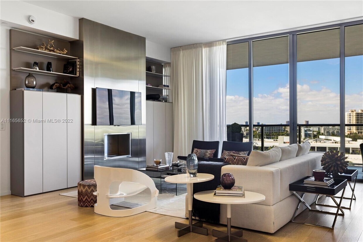 Foto principal - 9705 Collins Ave