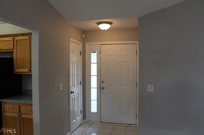 Building Photo - 111 Sugar Maple Way