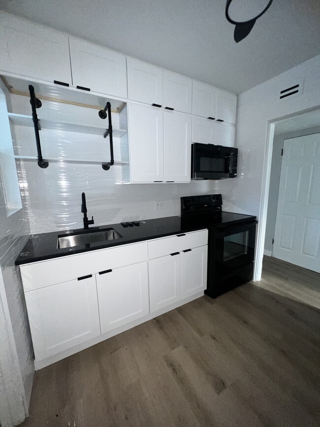 Foto del edificio - 1423 Asher Ln