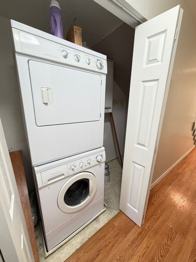 Foto del edificio - Convenient 2 Bedroom Condo in Bennett Valley