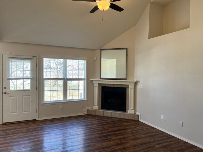 Foto del edificio - 3 Bed / 2 Bath Springfield Address, Republic Schools