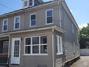 Building Photo - 2424 Alder St