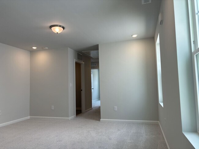 Building Photo - 303 Aster Bloom Ln