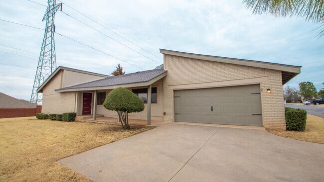 Building Photo - 5832 Hefner Village Ct