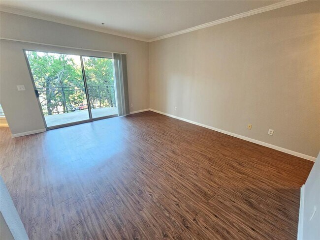 Foto del edificio - 6000 Shepherd Mountain Cove