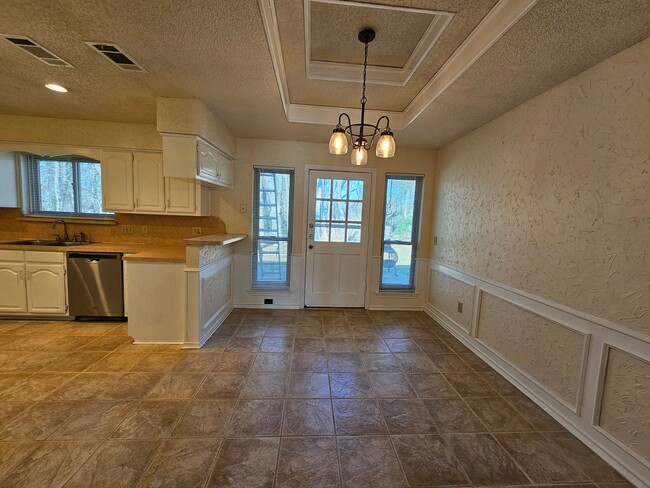 Foto del edificio - Charming home located in the well-maintain...