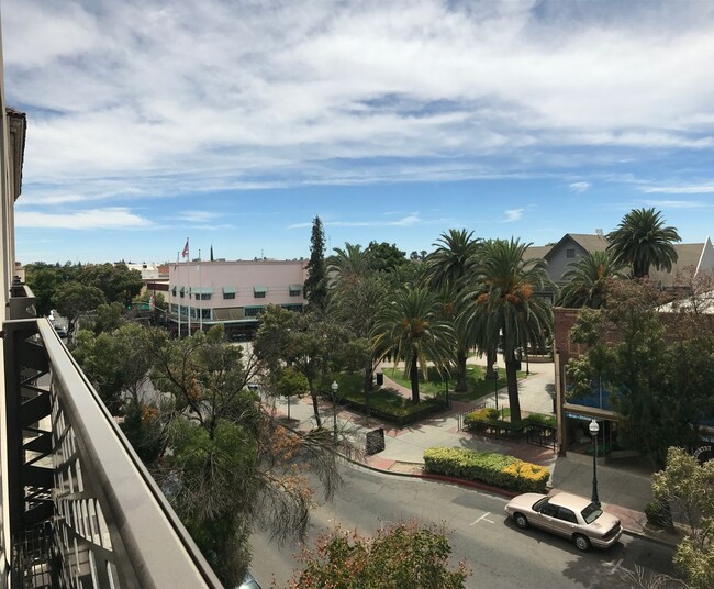 Foto del edificio - 515 W Main St