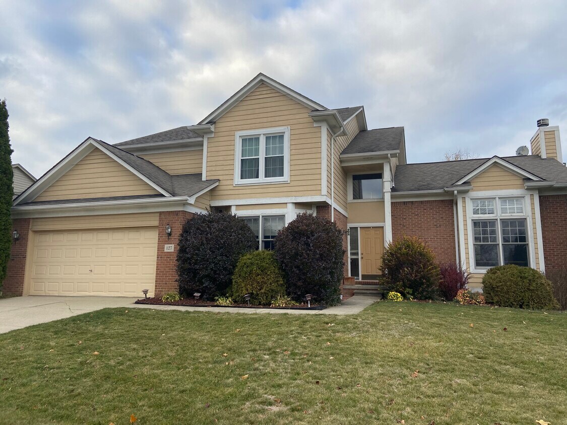 127 Crestfield Ave, Troy, MI 48085 House Rental in Troy, MI