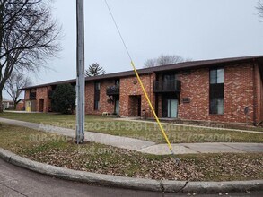 Building Photo - 109 E Mitchell Ave