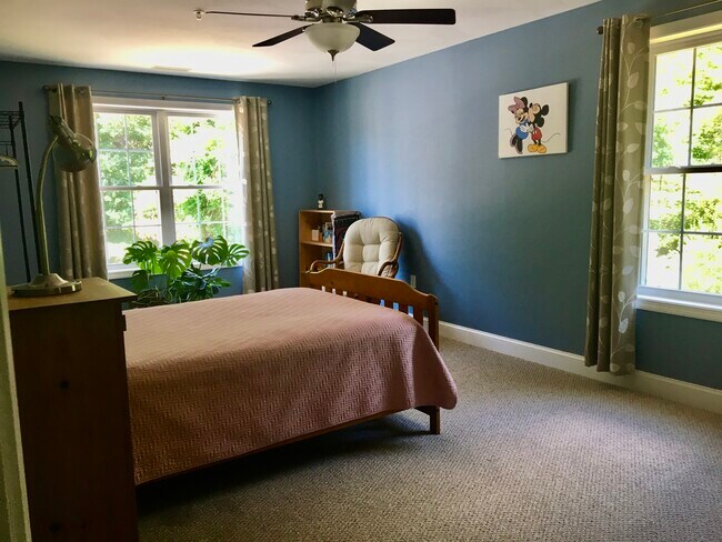 3rd Bedroom/Den/Office - 90 Rangeway Rd